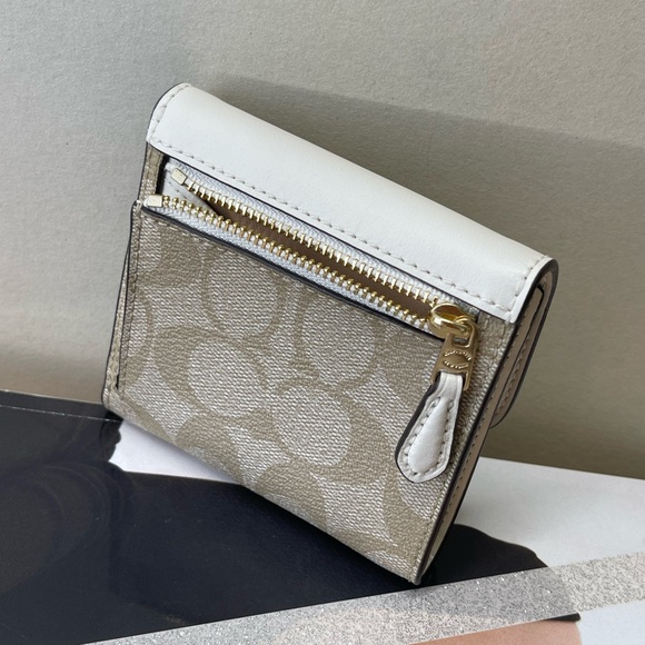 (new+tag) Coach small wallet signature monogram light khaki chalk - Picture 4 of 11